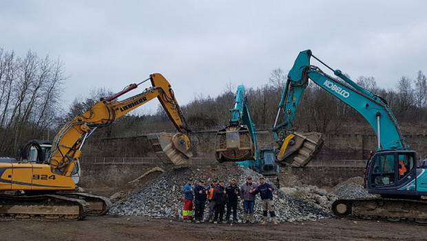 Deux concasseurs et un cribleur MB Crusher sur le Val d’Azette