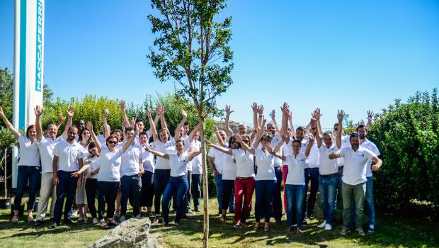 Un arbre planté symboliquement pour fêter les 140 ans de Maccaferri