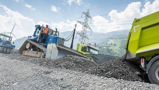La Suisse se concentre sur les infrastructures routières et ferroviaires