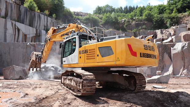 Deux Liebherr R 956 pour les deux dernières carrières de granit des Vosges