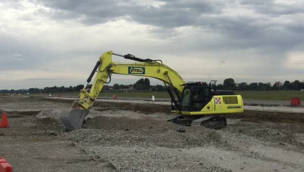 Une centaine de machines Case en piste à l'aéroport de Milan-Linate