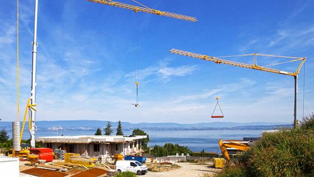 Deux GMA Potain aux bords du lac Léman