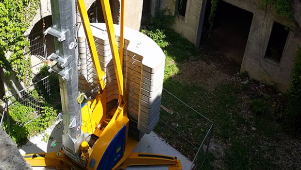 Une grue Potain rénove le couvent où Mona Lisa passa ses derniers jours