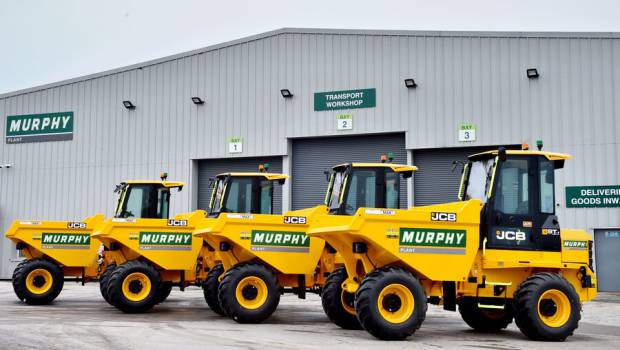 Murphy Plant réceptionne 25 mini dumpers JCB