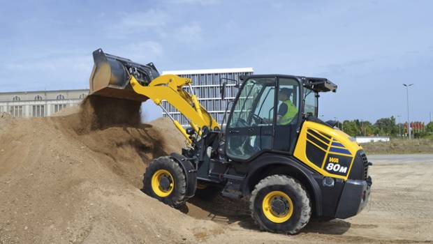 La WA80M-8, petite dernière des chargeuses compactes Komatsu Europe