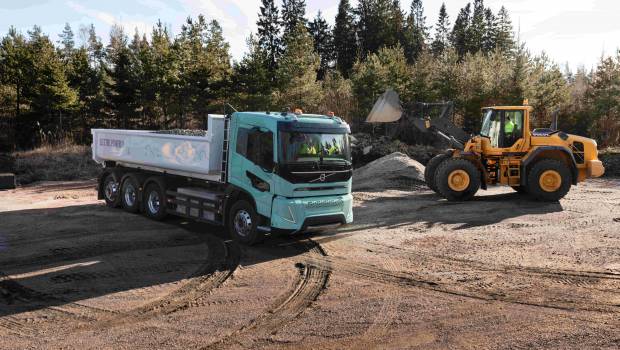 Deux nouveaux prototypes de poids lourds électriques Volvo