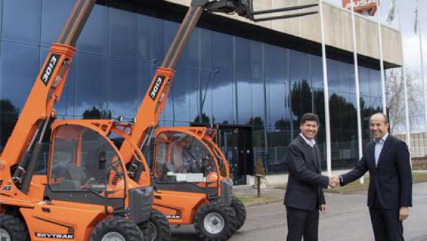 JLG lance un chariot télescopique ultra compact avec Ausa