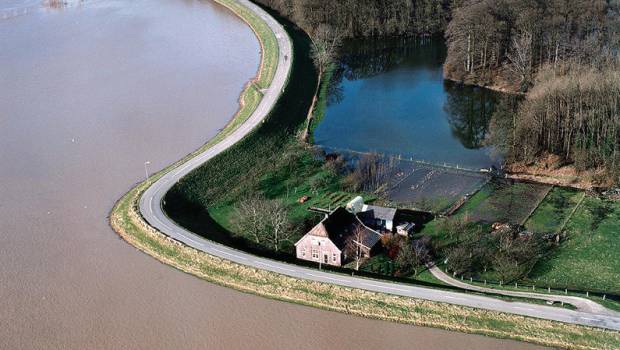 Le guide international sur la gestion des digues traduit en français