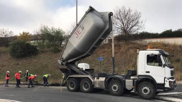 Une benne doseuse Meiller pour les enrobés chez Jet Transports à Perpignan (66)