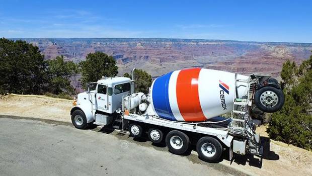 Le cimentier Cemex produit désormais des solutions hydroalcooliques