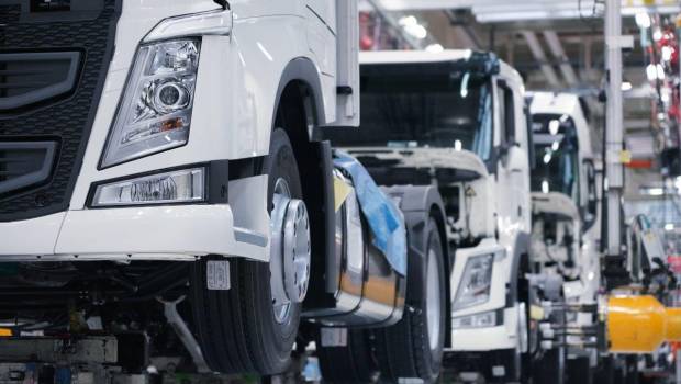 La production reprend dans les usines de Volvo Trucks