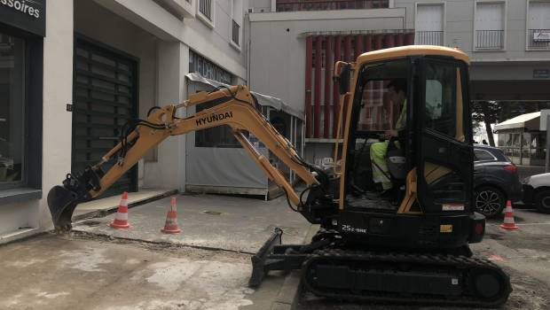 SARL Motard livre une Hyundai R25Z-9A