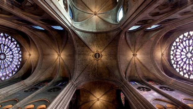 Cinq à huit mois pour reconstruire la charpente de Notre-Dame de Paris, qui dit mieux ?