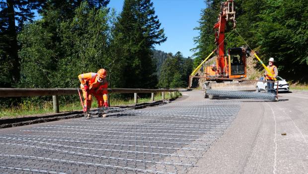 Nouveau procédé de bitume armé sur la RD 417 du Col de la Schlucht