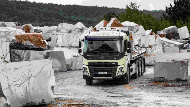 Les nouveaux camions Volvo Trucks dans le virage !