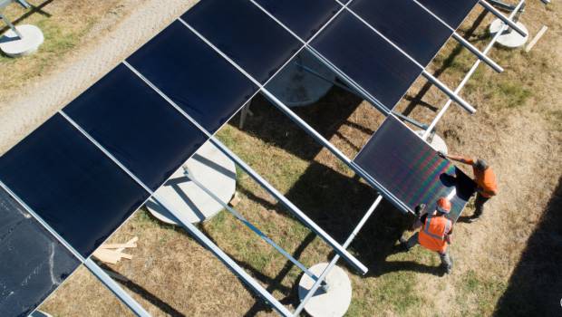 A Bordeaux, sur le chantier de la plus grande centrale solaire urbaine d’Europe