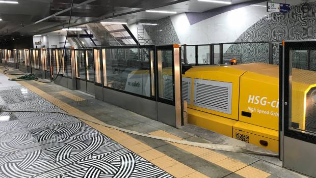 Métro de Sofia : meulage sur rails neufs