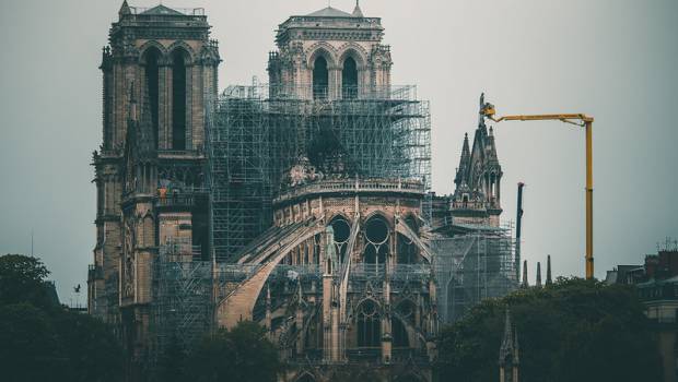 Notre-Dame de Paris exemptée d’obligation de compatibilité avec les schémas régionaux des carrières !