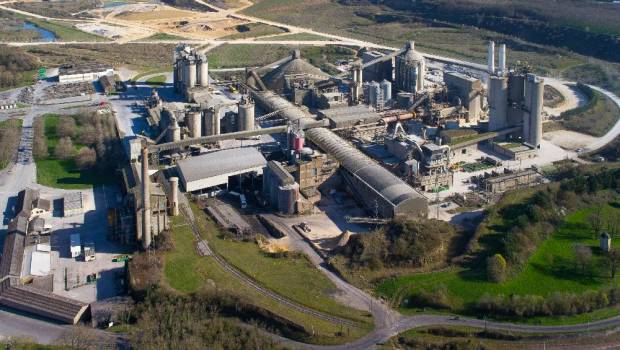 Investissements et réorganisation pour Ciments Calcia