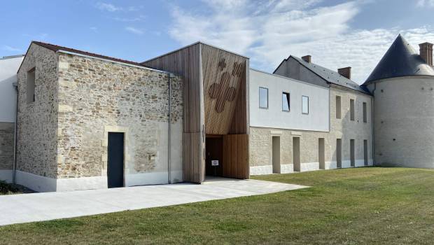 Un habillage en bois pour la médiathèque de la Jarrie à Olonne-sur-Mer