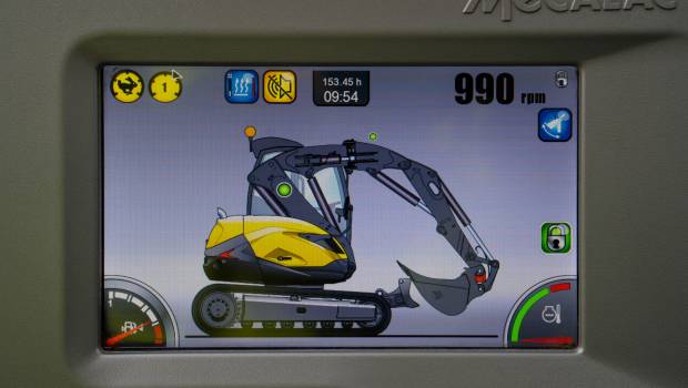 Le Speed Control en série sur les pelles Skid Mecalac