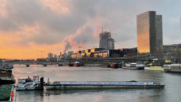 Quand les feuilles mortes se ramassent à la... barge