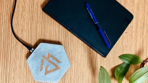 Le premier chargeur à induction 100% béton