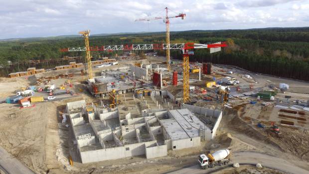 Center Parcs des Landes de Gascogne : béton coulé pour bassins courbes