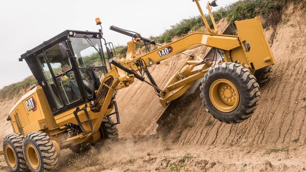 140 GC : une niveleuse performante rejoint la gamme Cat