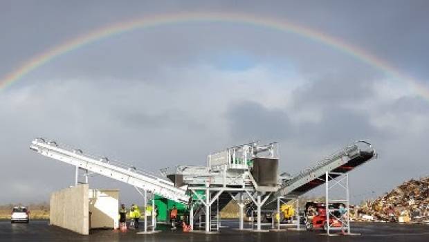 Broyeurs-cribles : pourquoi opter pour une ligne de machines stationnaires ?