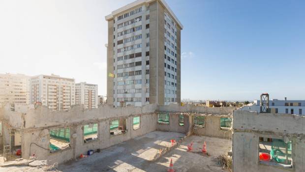 Désamiantage inédit à la Tour 4k d'Épinay-sur-Seine