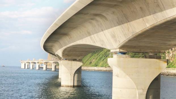 Le viaduc de la Nouvelle Route du Littoral est livré à La Réunion