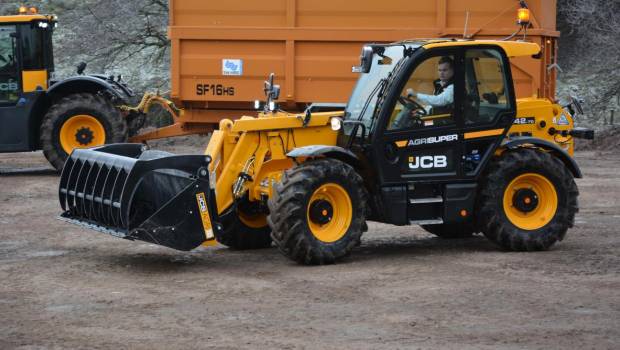 Violation de brevets : JCB fait appel