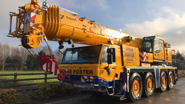 Steve Foster Cranes ajoute deux nouvelles grues Tadano à son parc