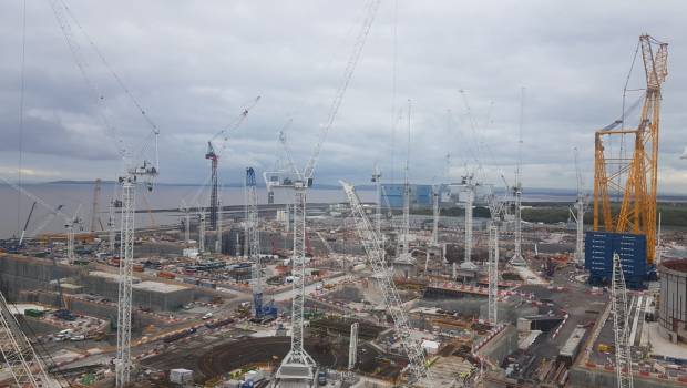 52 grues protégées des collisions à Hinkley Point C