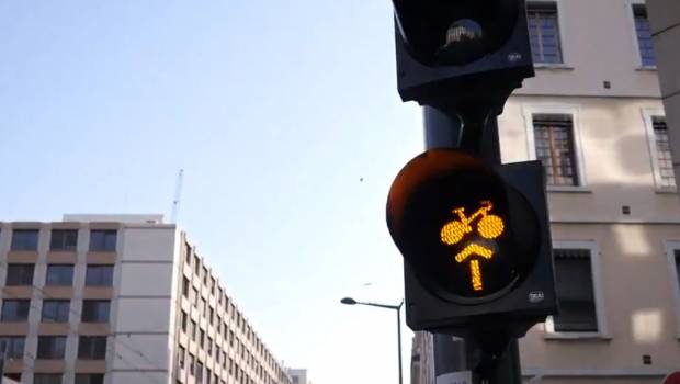 Le Sytral déploie un astucieux dispositif de feu clignotant