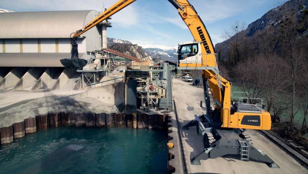 Aarekies Brienz AG réceptionne une Liebherr LH 60 M Port Litronic