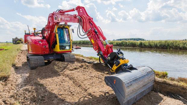 Une Kobelco rouge ? Kemp Groep l'a fait!