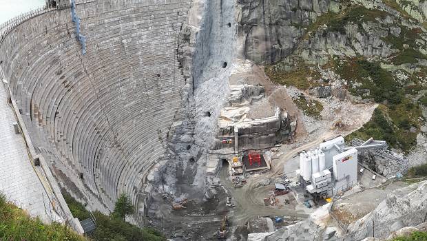 Un barrage-voûte sur le Grimsel