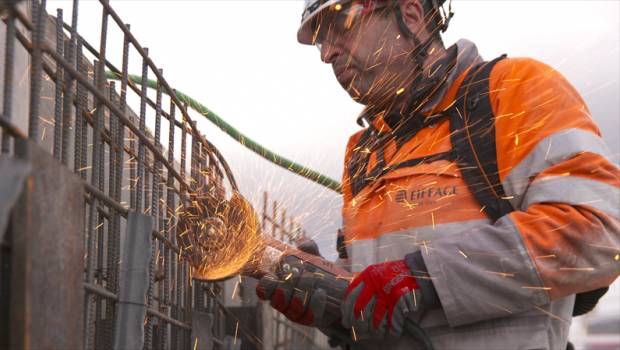 Comment Eiffage Infrastructures muscle la prévention des TMS dans les mains ?