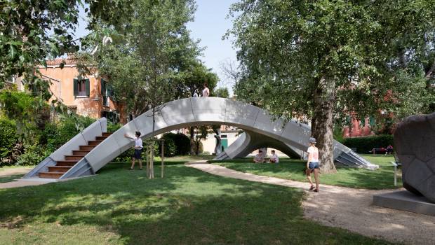 Striatus, le 1er pont en arc en béton imprimé 3D est ouvert