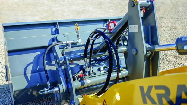 Kramer lance le système d’attache rapide hydraulique « Smart Attach »