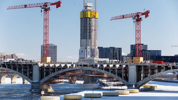Potain sur le pont de Minneapolis