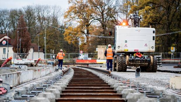 Le tramway T10 exploité par le groupe RATP