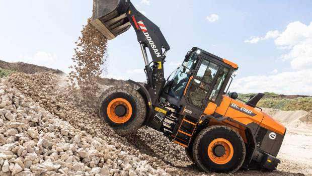 Doosan complète sa gamme DL-7