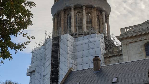 Basilique de Boulogne-sur- Mer : des échafaudages vertigineux