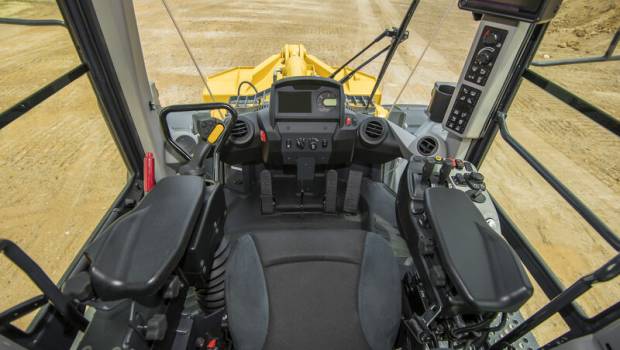 L’AJSS équipe la chargeuse Komatsu WA475-10