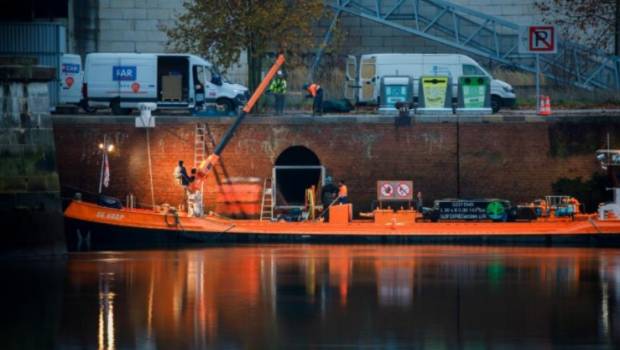 Des filets anti-déchets en Seine