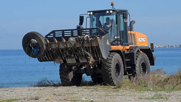 Case nettoie les plages méditerranéennes des déchets