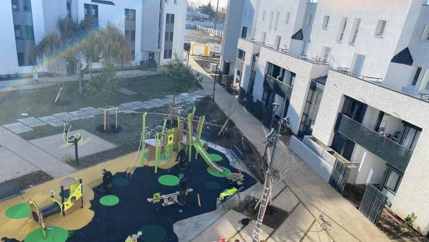 Une aire de jeux en matériaux recyclés à Clichy-sous-Bois